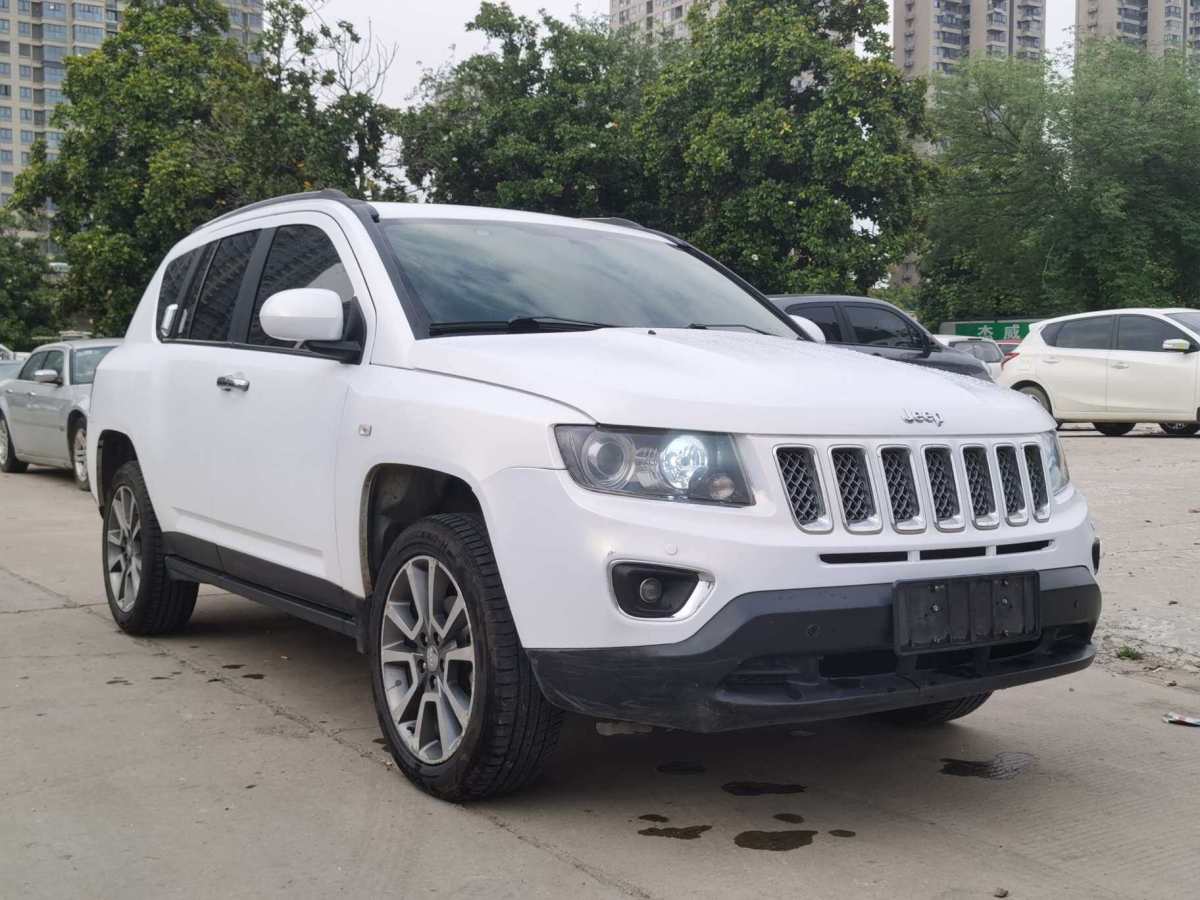 Jeep 指南者  2014款 改款 2.4L 四驅(qū)豪華導航版圖片