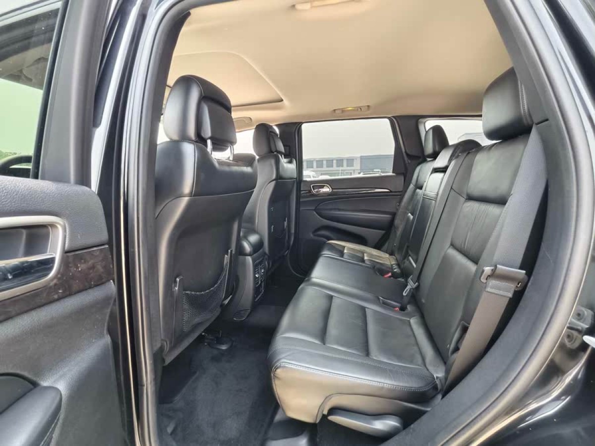 Jeep 大切諾基  2013款 3.6L 舒享導(dǎo)航版圖片