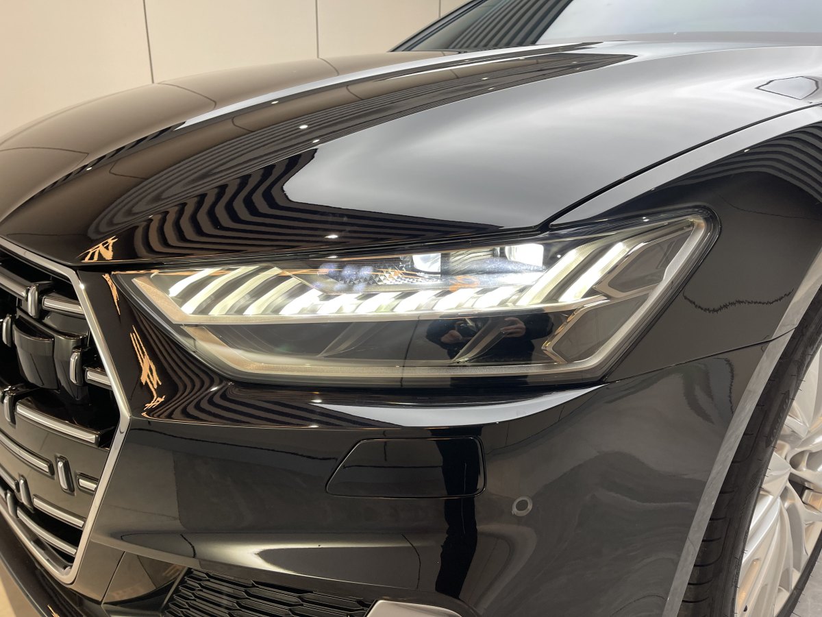 奧迪 奧迪A7L  2024款 45TFSI S-line 筑夢(mèng)型 流晶套裝圖片