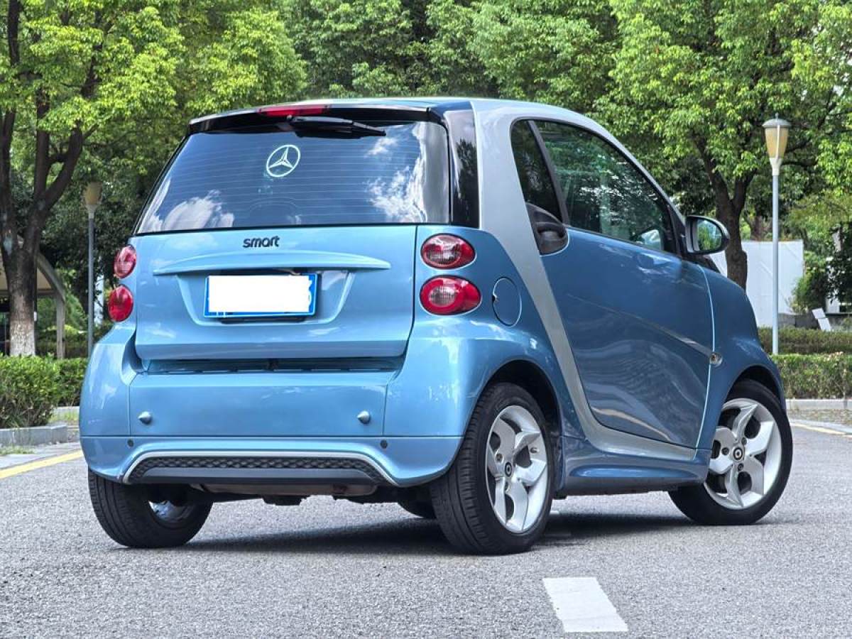 2015年4月smart fortwo  2014款 1.0 MHD 硬頂城市光波激情版