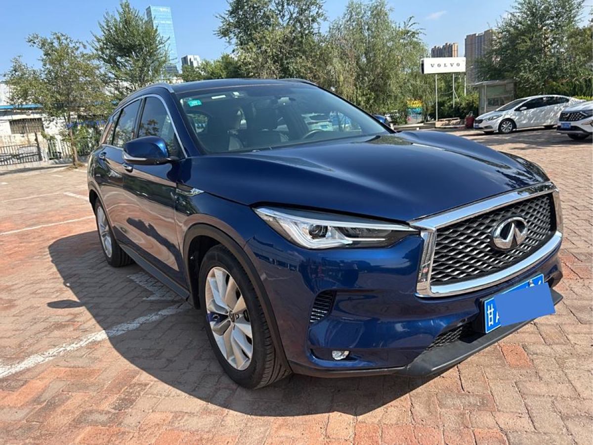 英菲尼迪 QX50  2018款 2.0T 兩驅(qū)時(shí)尚版圖片