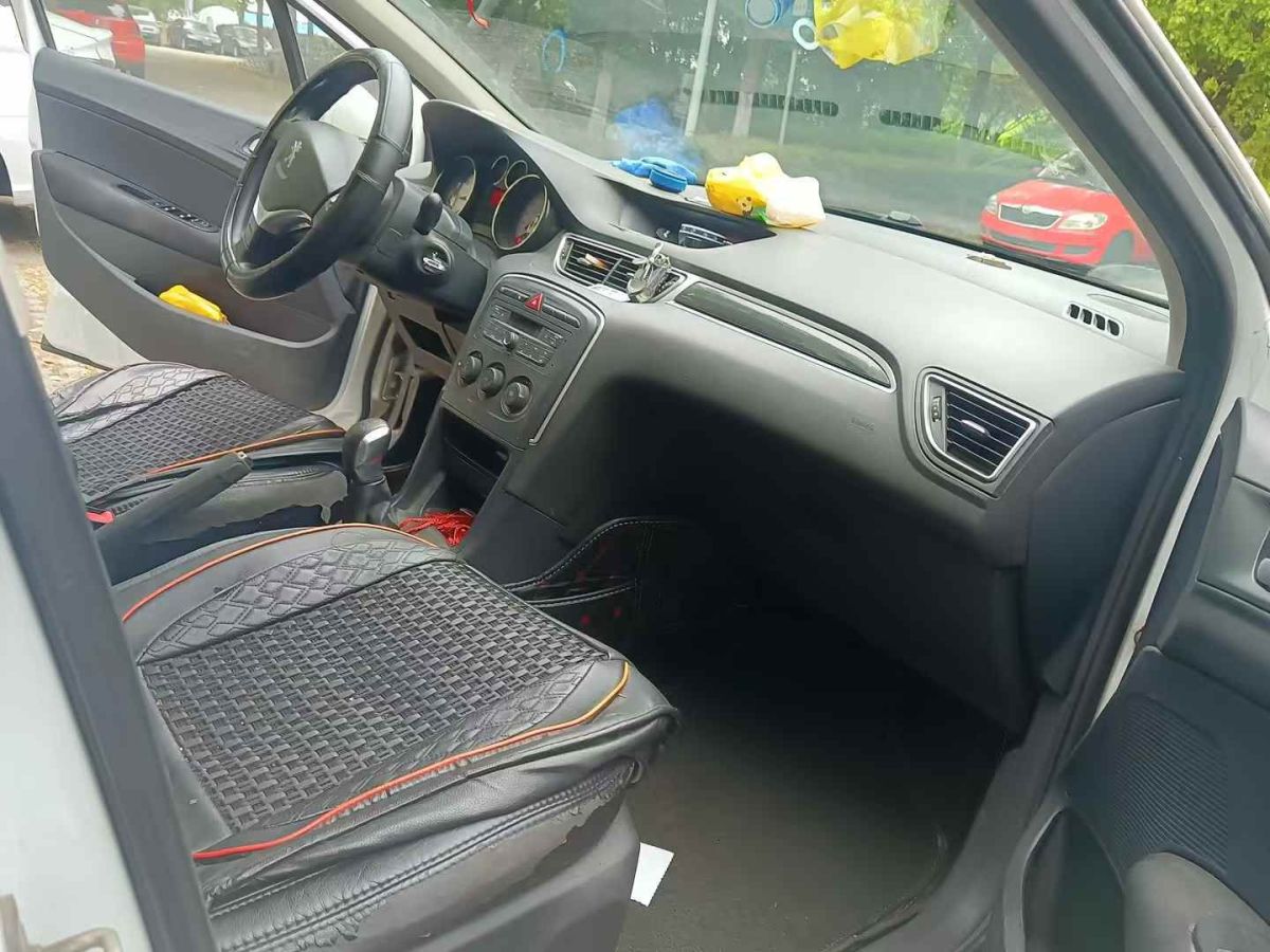 標(biāo)致 308S  2015款 1.2T 手動尚弛版圖片