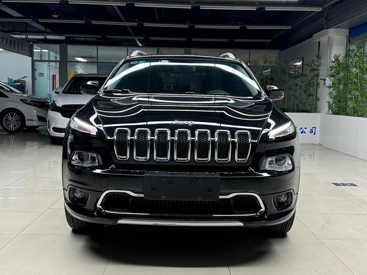 Jeep 自由光  2017款 2.4L 專業(yè)智能版圖片