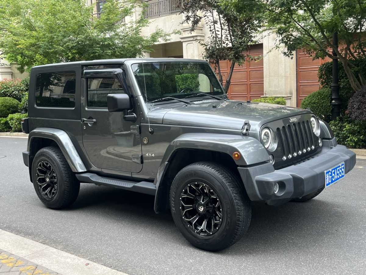 2011年3月Jeep 牧馬人  2011款 3.8L Sahara 兩門版