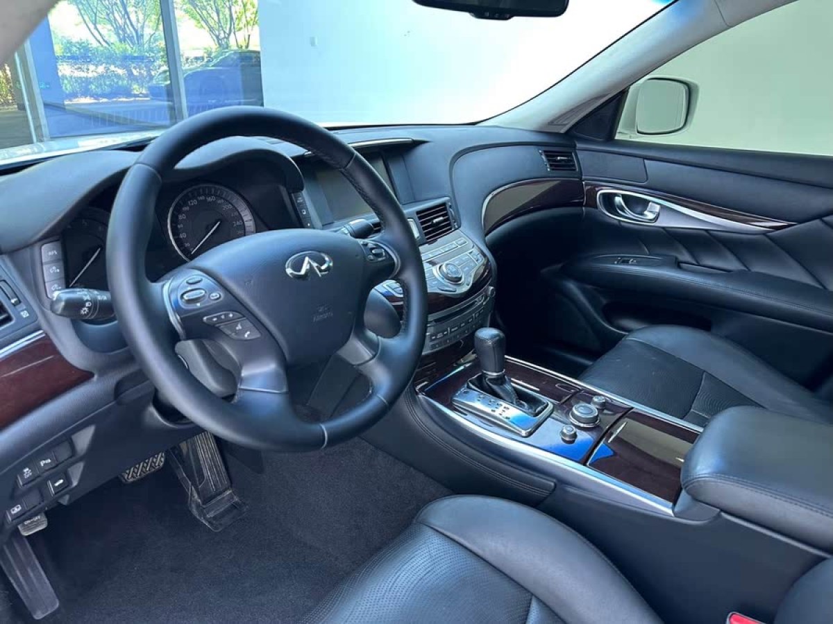 英菲尼迪 Q70  2013款 Q70L 2.5L 雅致版圖片