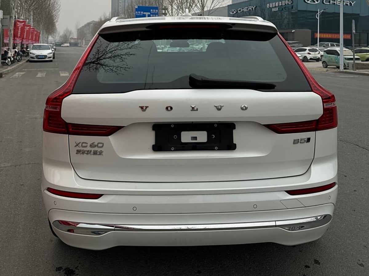 沃爾沃 XC60  2024款 B5 四驅(qū)智逸豪華版圖片