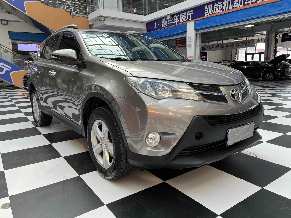 2013年9月豐田 RAV4  2018款 榮放 2.0L CVT兩驅(qū)風(fēng)尚版