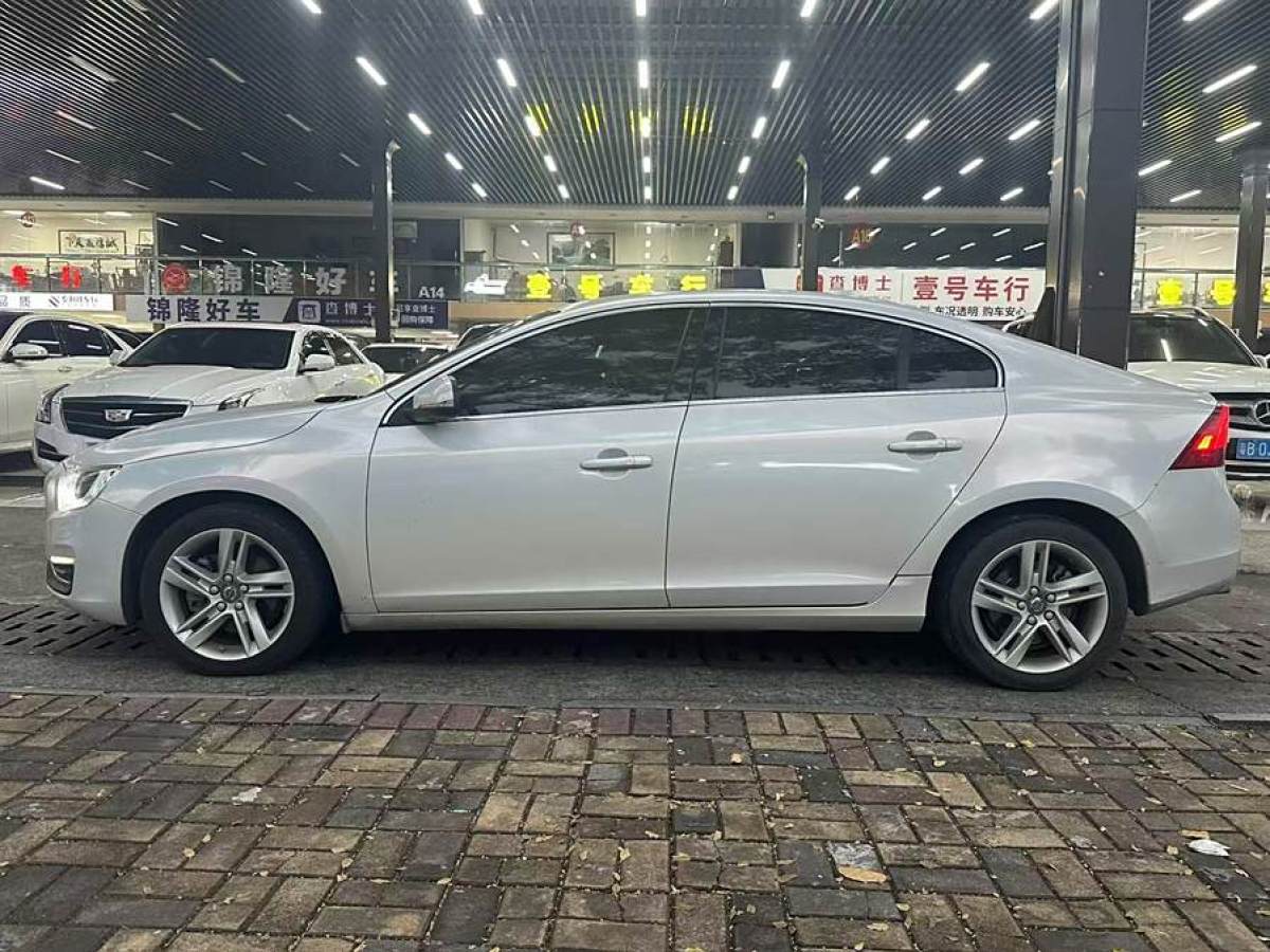 沃爾沃 S60  2016款 S60L 2.0T T5 智馭版圖片