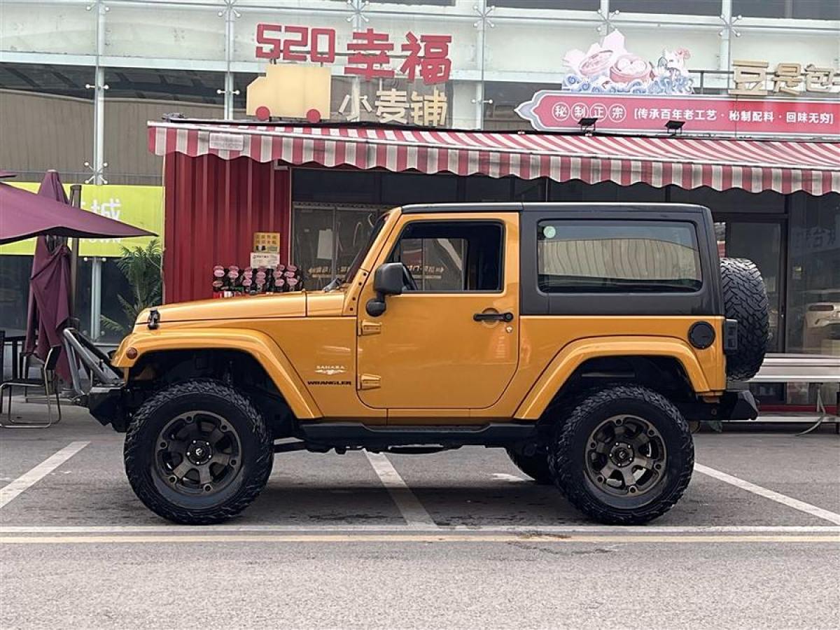 2014年7月Jeep 牧馬人  2013款 3.6L Sahara 兩門版