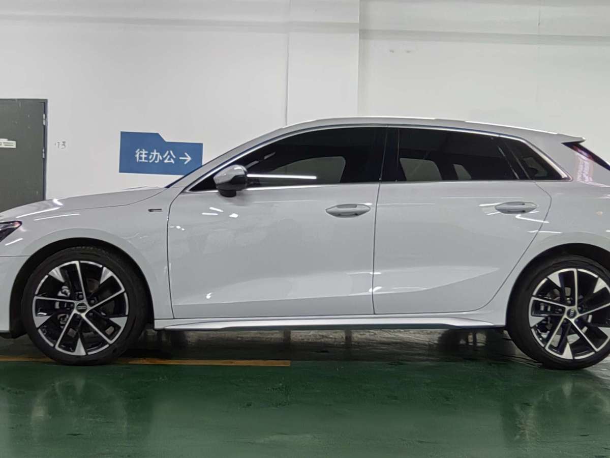 2022年1月奧迪 奧迪A3  2022款 Sportback 35 TFSI 時(shí)尚運(yùn)動(dòng)型