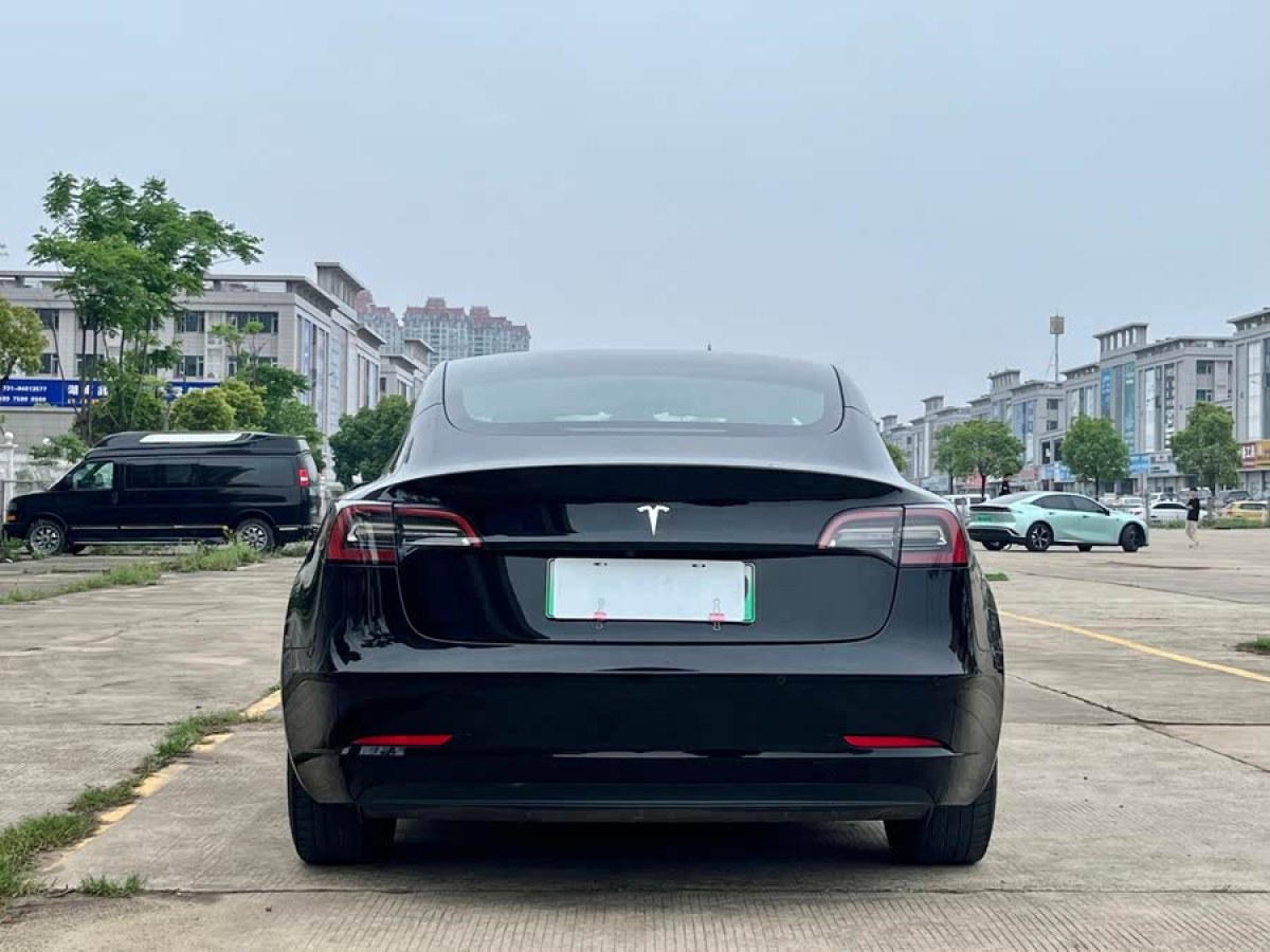 特斯拉 Model 3  2021款 改款 標(biāo)準(zhǔn)續(xù)航后驅(qū)升級(jí)版圖片
