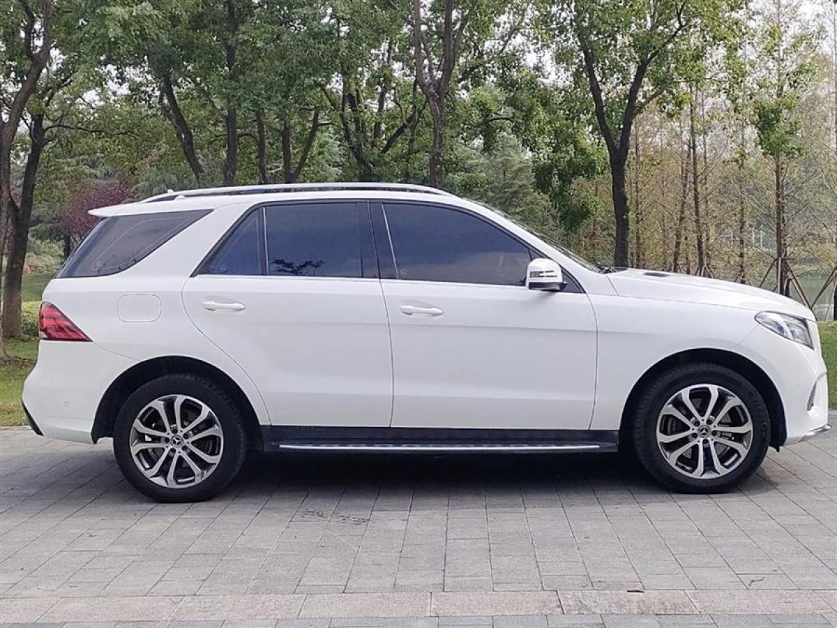 奔馳 奔馳GLE  2017款 GLE 320 4MATIC 豪華型圖片