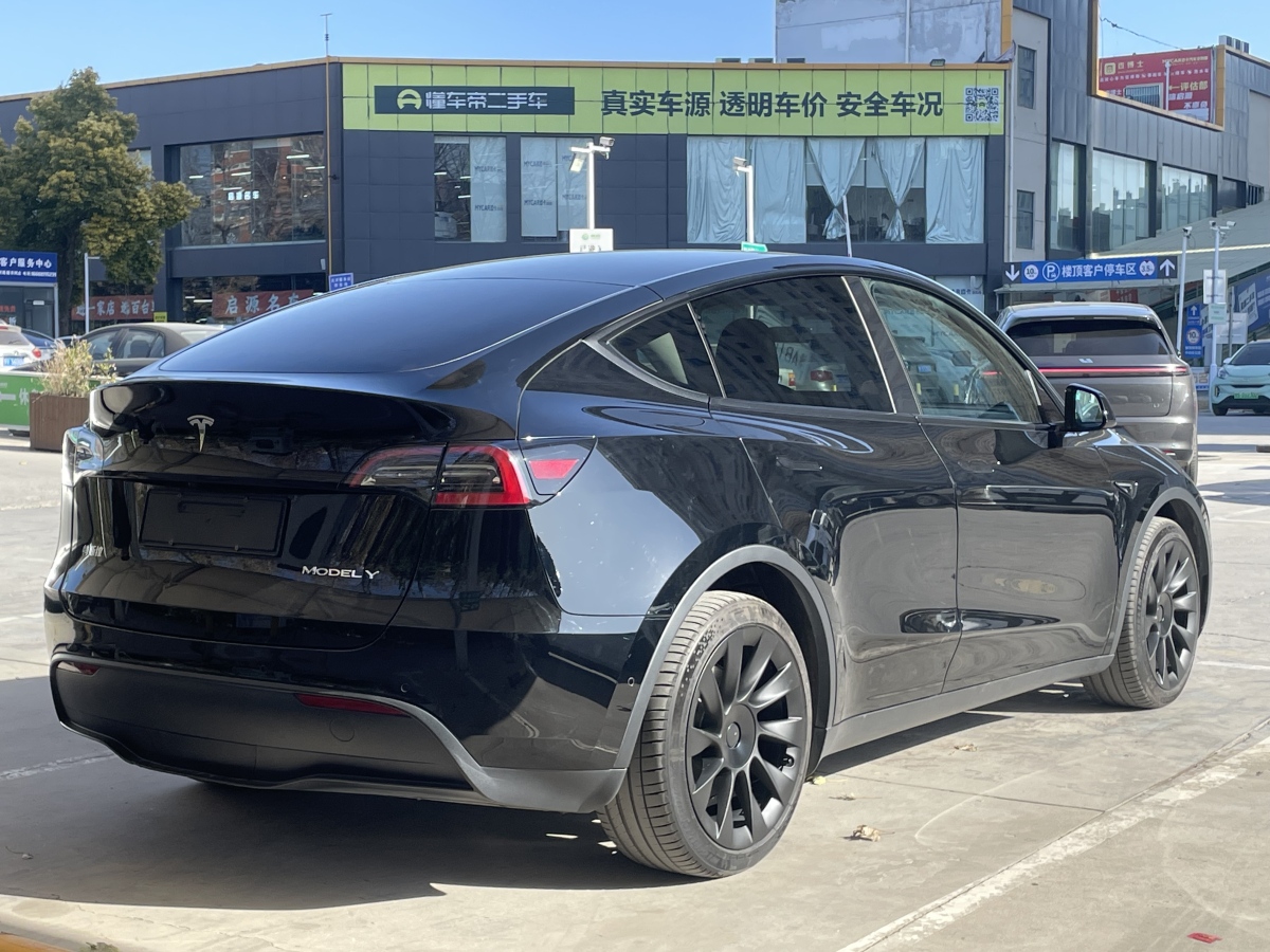 特斯拉 Model 3  2021款 改款 標(biāo)準(zhǔn)續(xù)航后驅(qū)升級(jí)版圖片