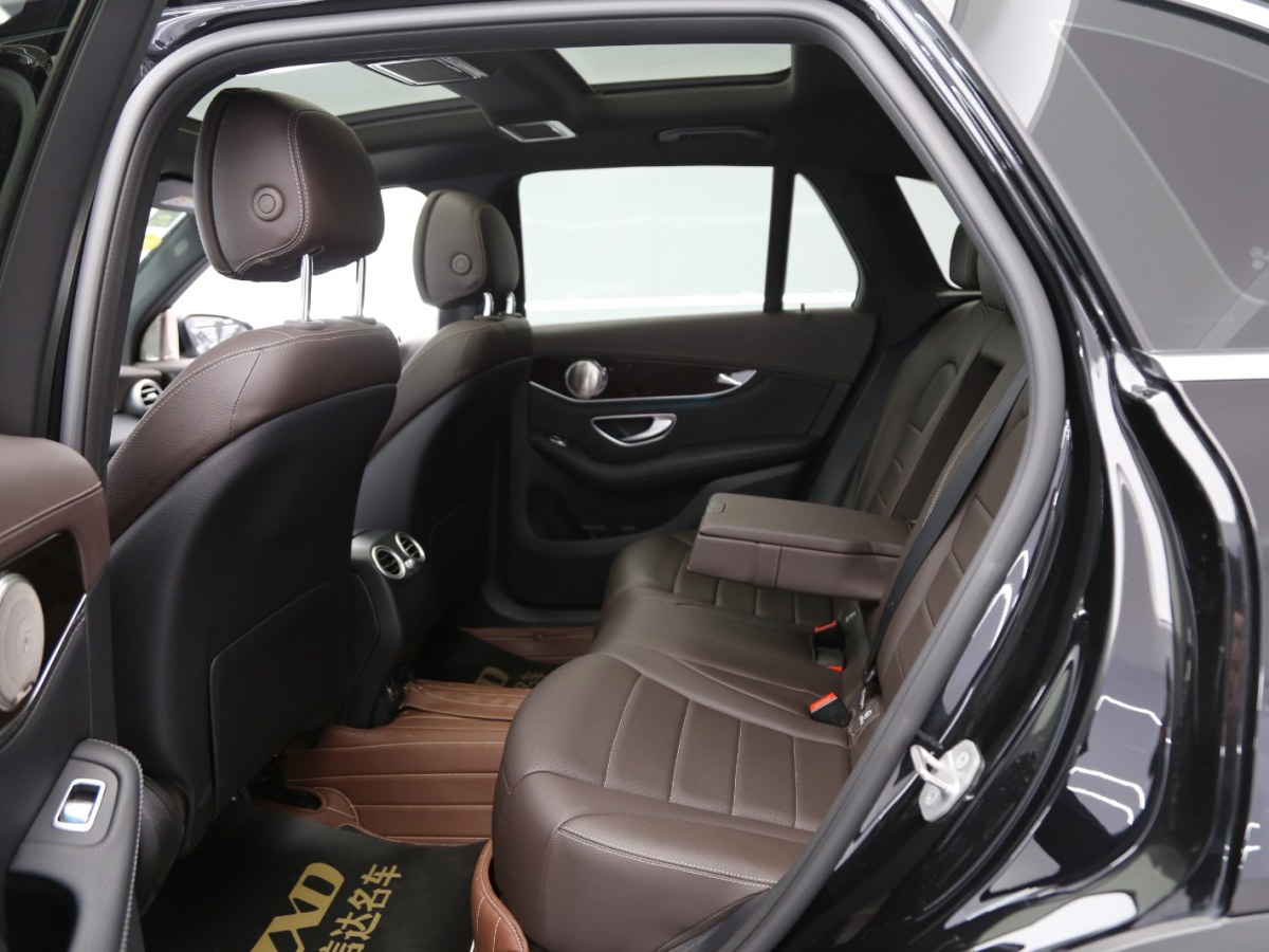2019年5月奔驰 奔驰GLC  2019款 改款 GLC 260 L 4MATIC 豪华型