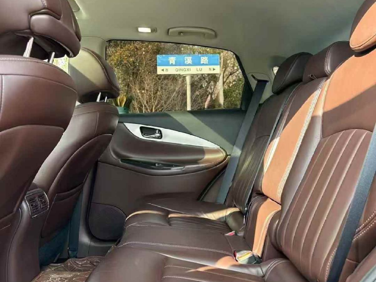 英菲尼迪 QX60  2016款 2.5T Hybrid 兩驅(qū)卓越版圖片