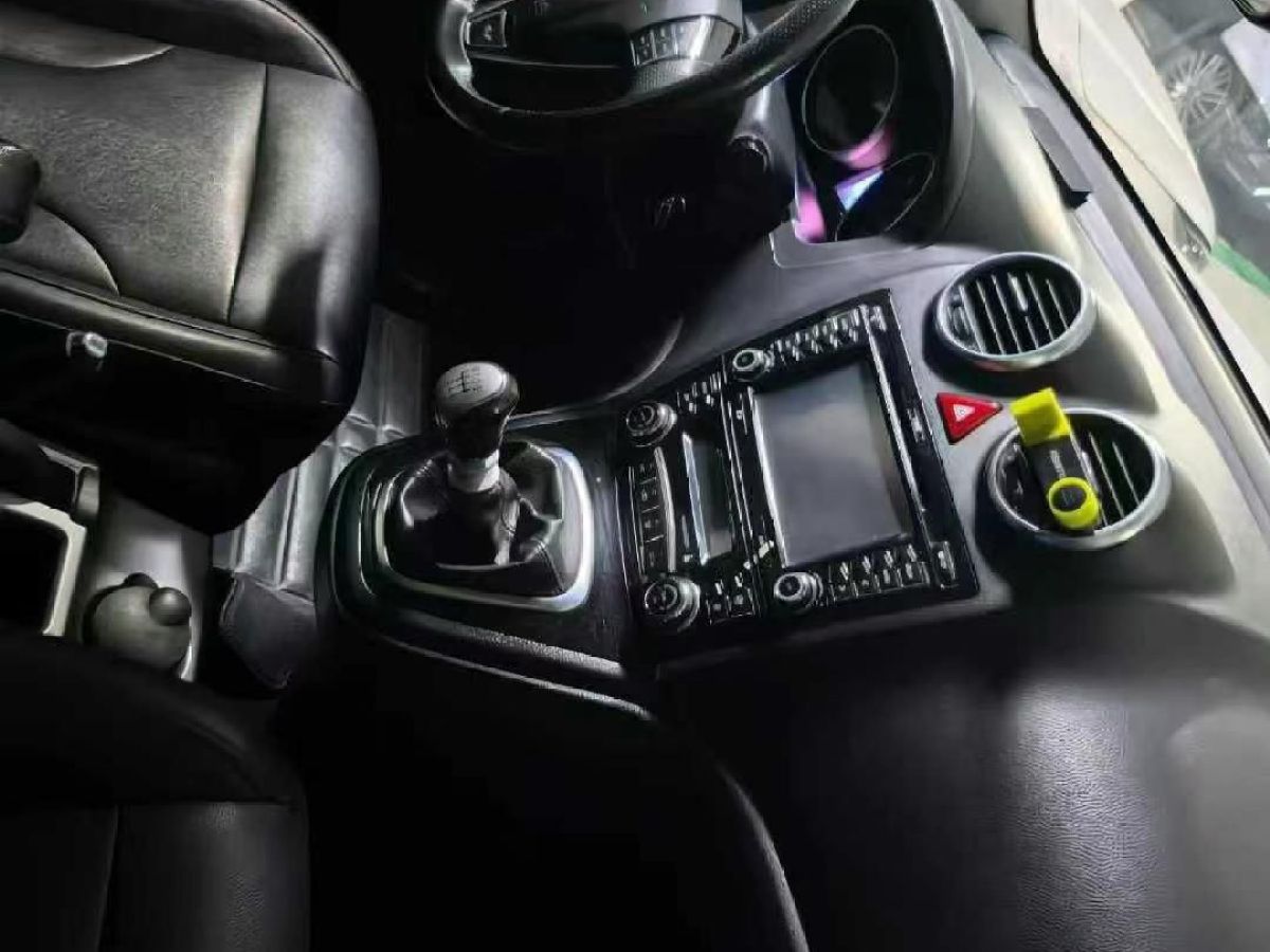 哈弗 H6  2015款 1.5T 手動四驅(qū)尊貴型圖片