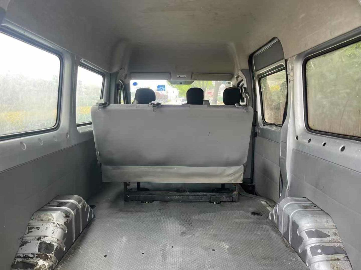 福田 拓陸者  2019款  2.4L E3 70周年兩驅(qū)精英版低貨臺短軸4G69S4M圖片