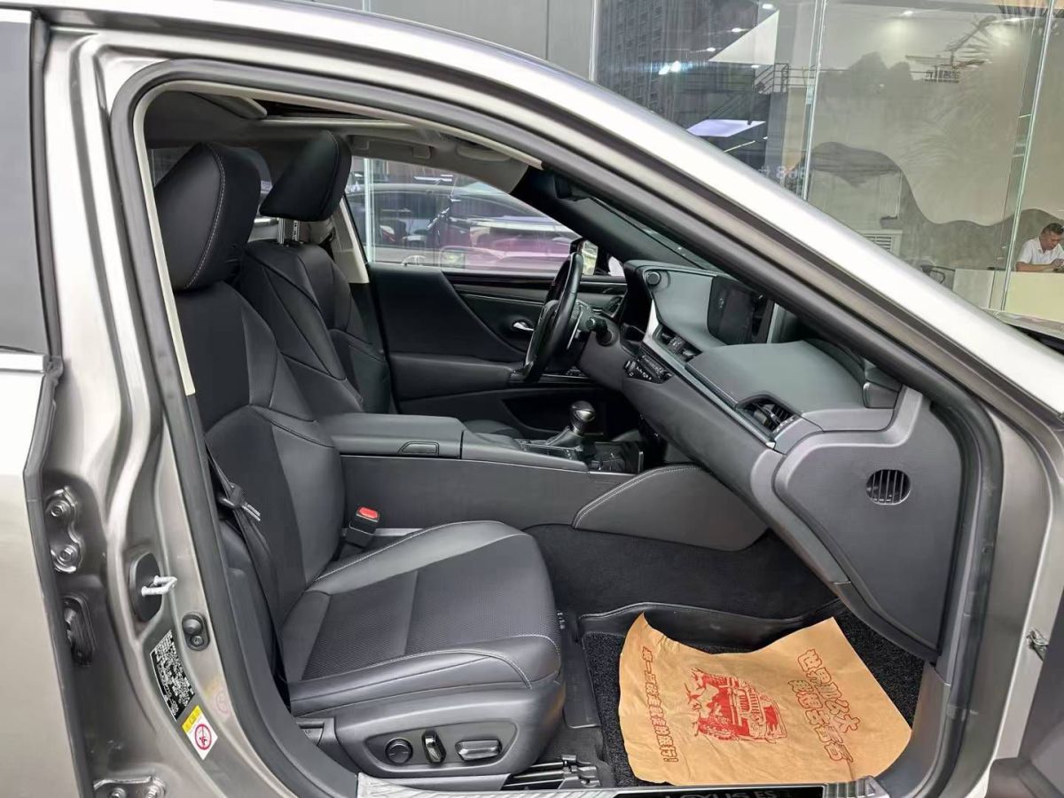 雷克薩斯 NX  2018款  300h 全驅(qū) F SPORT 國VI圖片