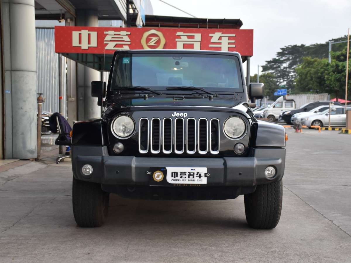 Jeep 牧馬人  2015款 3.0L Sahara 四門舒享版圖片