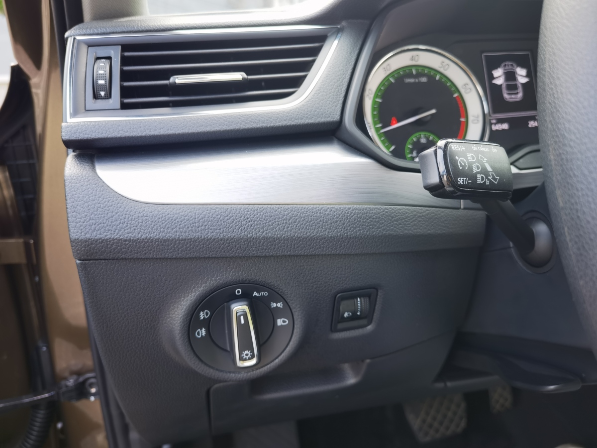 斯柯达 速派  2019款 改款 TSI280 DSG舒适版图片