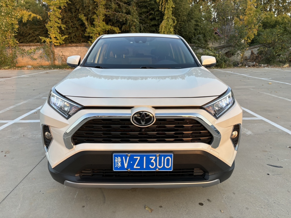 豐田 RAV4榮放  2020款 2.0L CVT兩驅(qū)風(fēng)尚版圖片