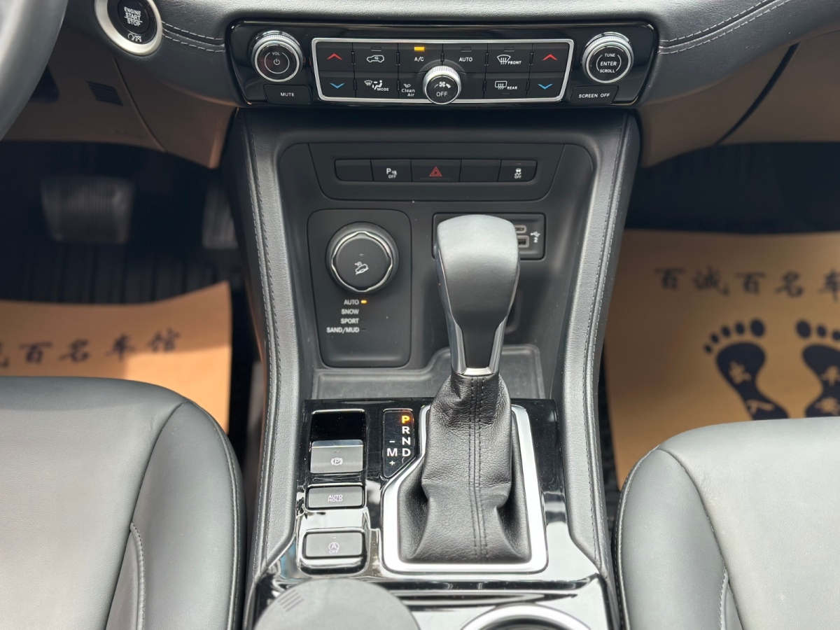 Jeep 指揮官  2018款 2.0T 四驅(qū)臻享版圖片
