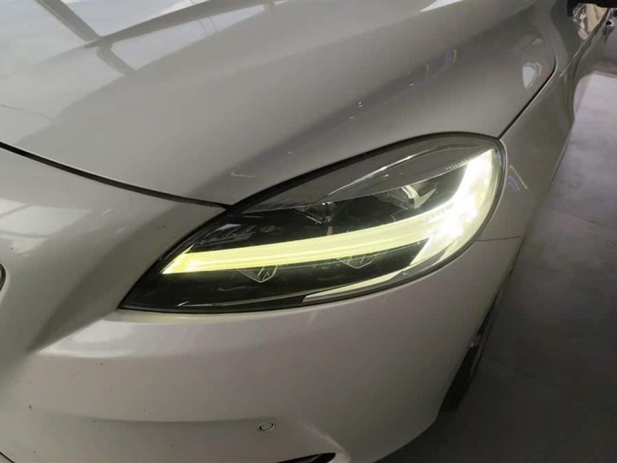 沃爾沃 V40  2019款 T3 智雅版圖片