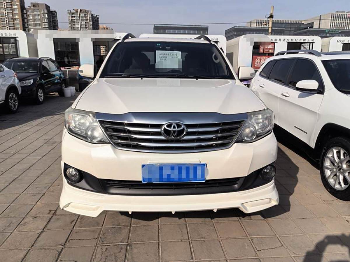 豐田 Fortuner  2015款 2.7L 標(biāo)準(zhǔn)版圖片