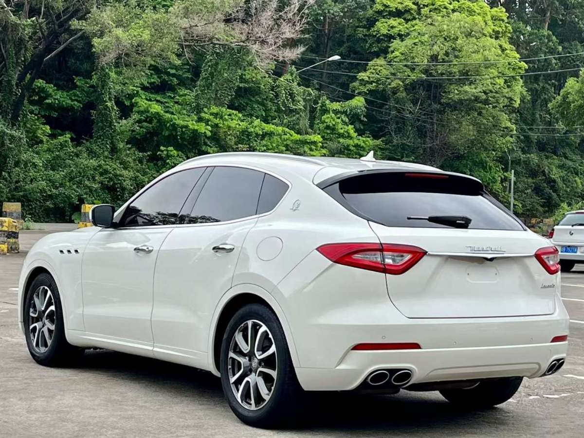 瑪莎拉蒂 Levante  2018款 3.0T 350Hp 標(biāo)準(zhǔn)版圖片