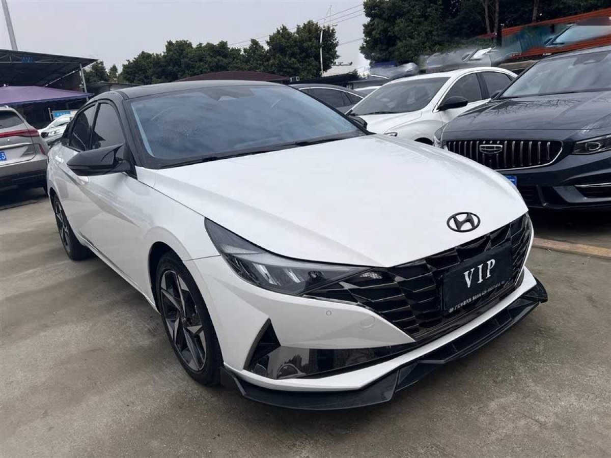 2020年12月現(xiàn)代 伊蘭特  2021款 1.5L LUX尊貴版