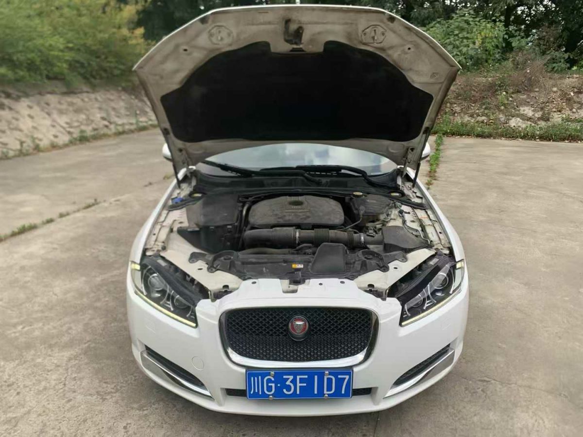 捷豹 XF  2014款 XF 3.0 SC 風(fēng)華版圖片