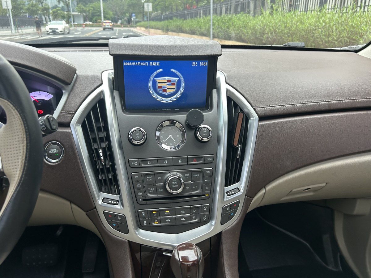 凱迪拉克 SRX  2012款 3.0L 領(lǐng)先型圖片