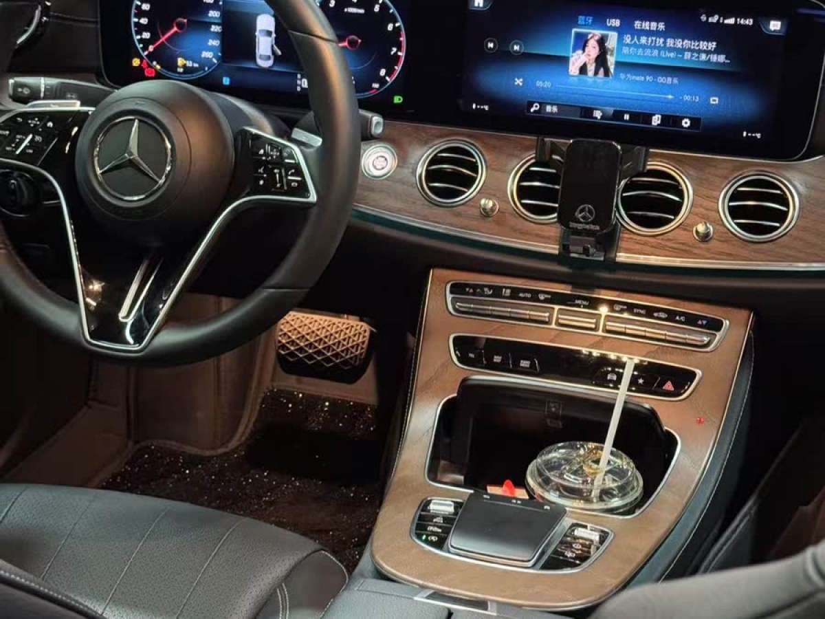 奔馳 奔馳E級  2021款 改款 E 300 L 豪華型圖片