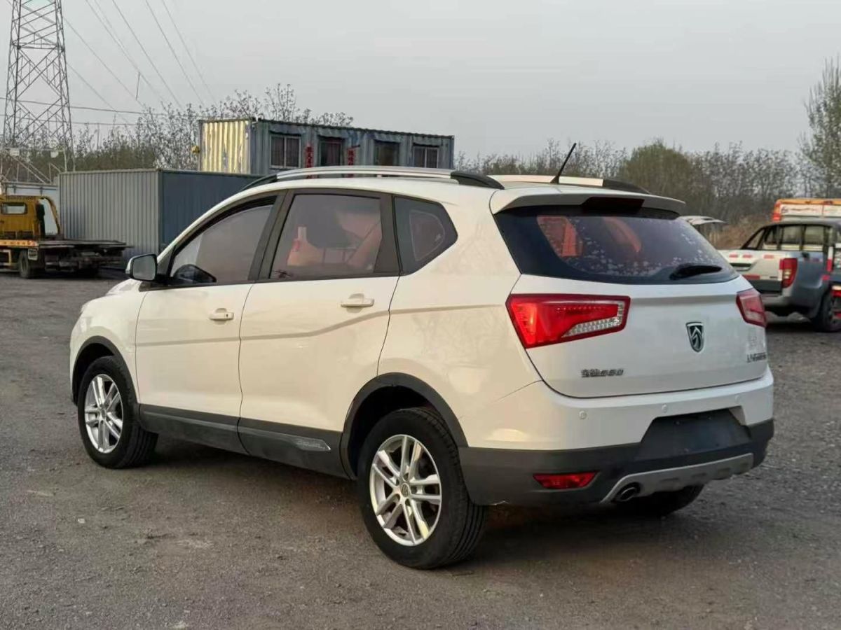 寶駿 560  2017款 1.5T 手動(dòng)舒適型 7座圖片