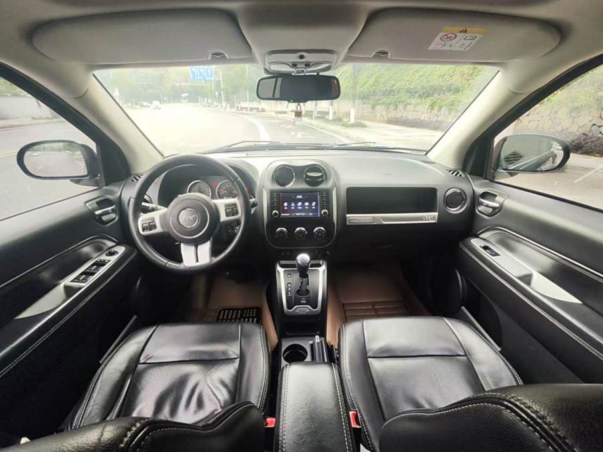 Jeep 指南者  2014款 2.0L 兩驅(qū)豪華版圖片