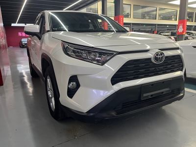 2020年8月 豐田 RAV4榮放 2.0L CVT兩驅(qū)都市版圖片