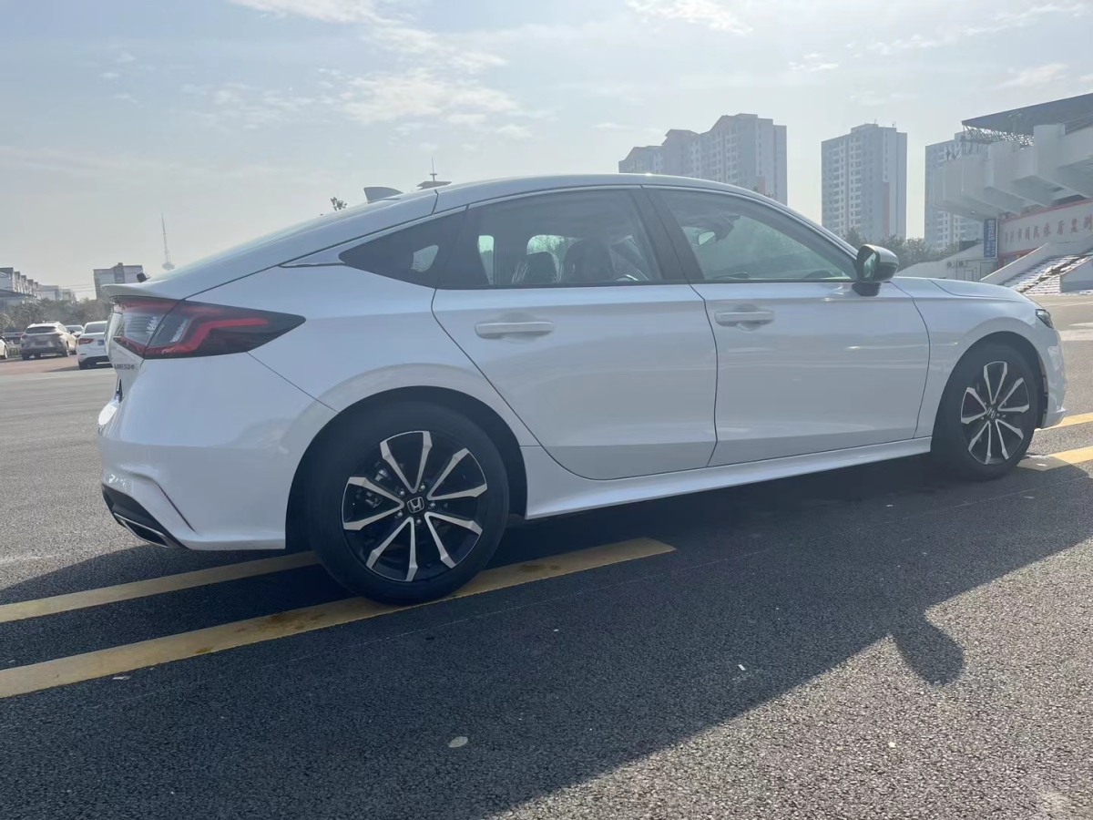 本田 型格  2023款 HATCHBACK 240TURBO CVT領(lǐng)潮版圖片