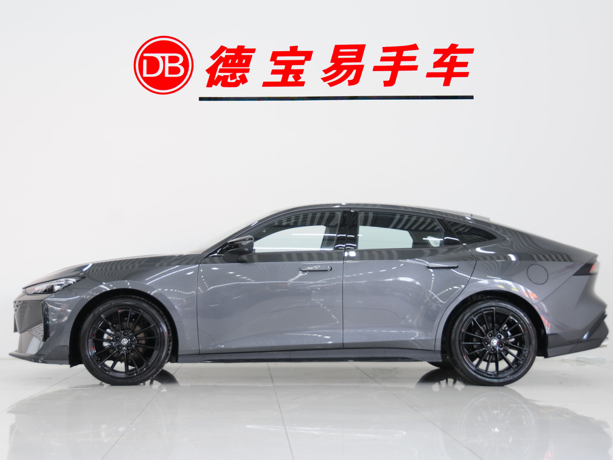 長(zhǎng)安 長(zhǎng)安UNI-V  2023款 1.5T 尊貴型圖片