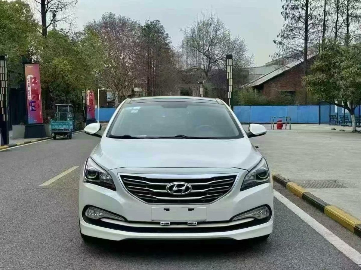 現(xiàn)代 名圖  2016款 2.0L 自動至尊型LUX圖片