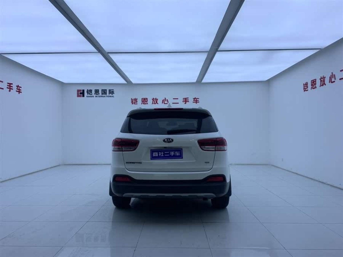 起亞 索蘭托  2015款 索蘭托L 2.4L 汽油4WD精英版 7座 國IV圖片