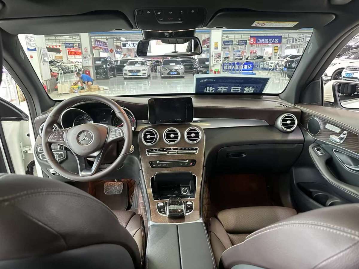 奔馳 奔馳GLC  2017款 GLC 300 4MATIC 動(dòng)感型圖片