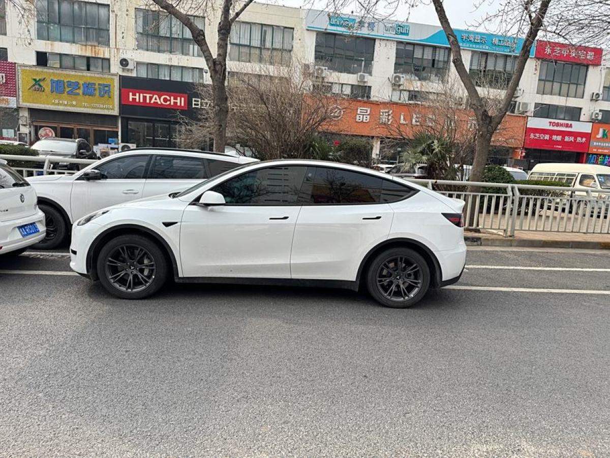 特斯拉 Model 3  2023款 煥新版 后輪驅(qū)動(dòng)圖片