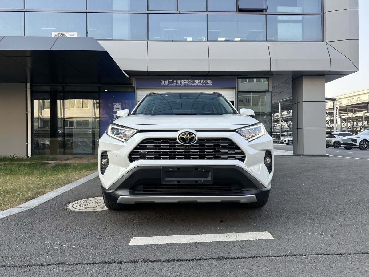 豐田 RAV4  2019款 榮放 2.0L CVT兩驅(qū)先鋒版圖片