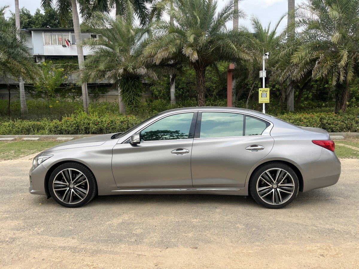 英菲尼迪 Q50L  2015款 2.0T 運(yùn)動(dòng)版圖片