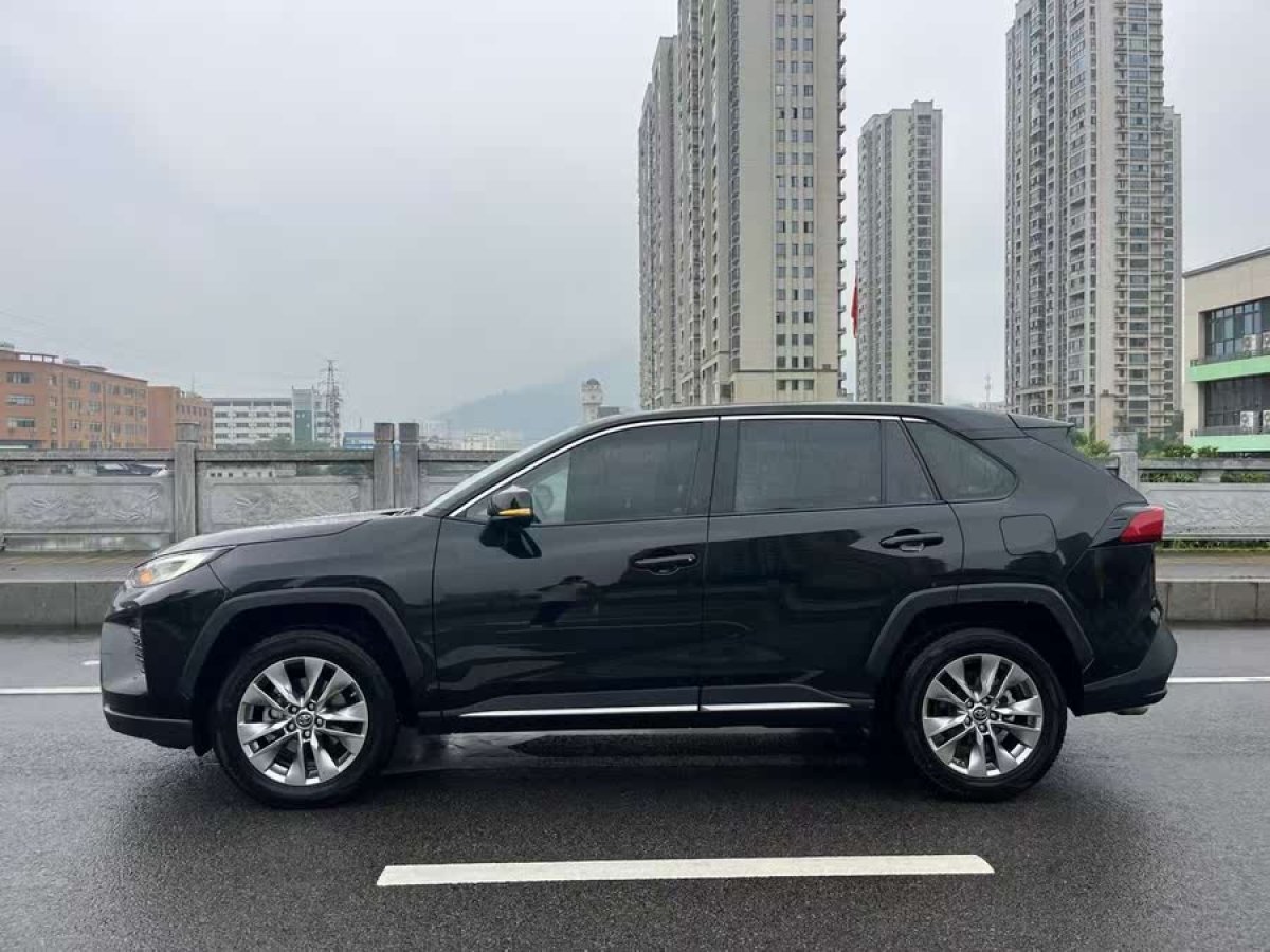 豐田 威蘭達  2022款 2.0L CVT兩驅(qū)豪華版圖片