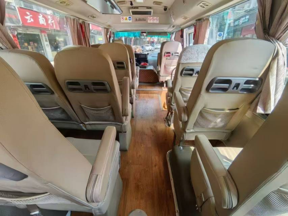 福建牌國(guó)五18座中型雙檔齊全江鈴晶馬旅游車圖片