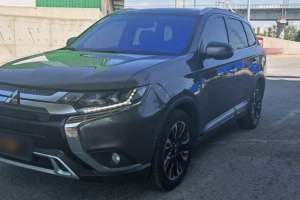 歐藍(lán)德 三菱 2.4L 四驅(qū)致享版 5座 國VI