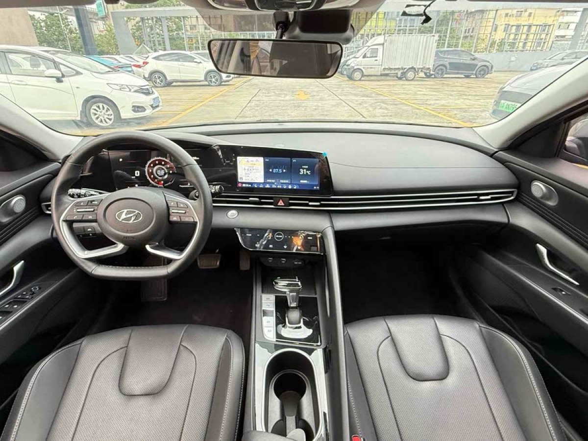 現(xiàn)代 伊蘭特  2022款 1.5L CVT LUX尊貴版圖片