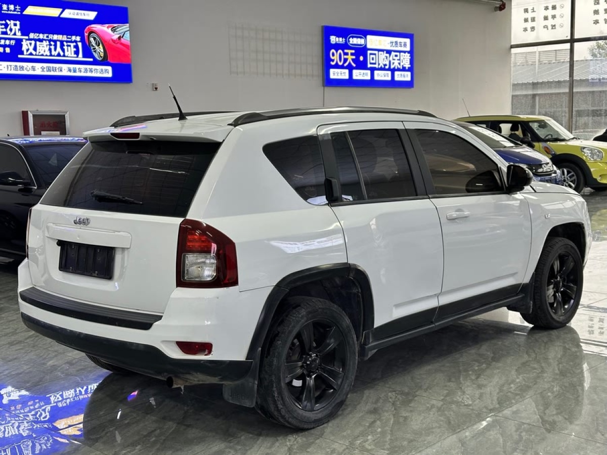 Jeep 指南者  2014款 改款 2.0L 兩驅(qū)進(jìn)取版圖片