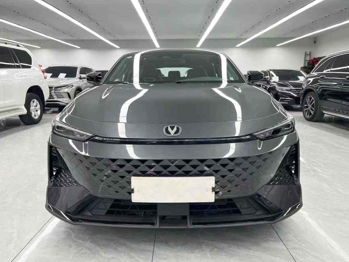 長(zhǎng)安 長(zhǎng)安UNI-V  2024款 1.5T 尊貴運(yùn)動(dòng)型圖片